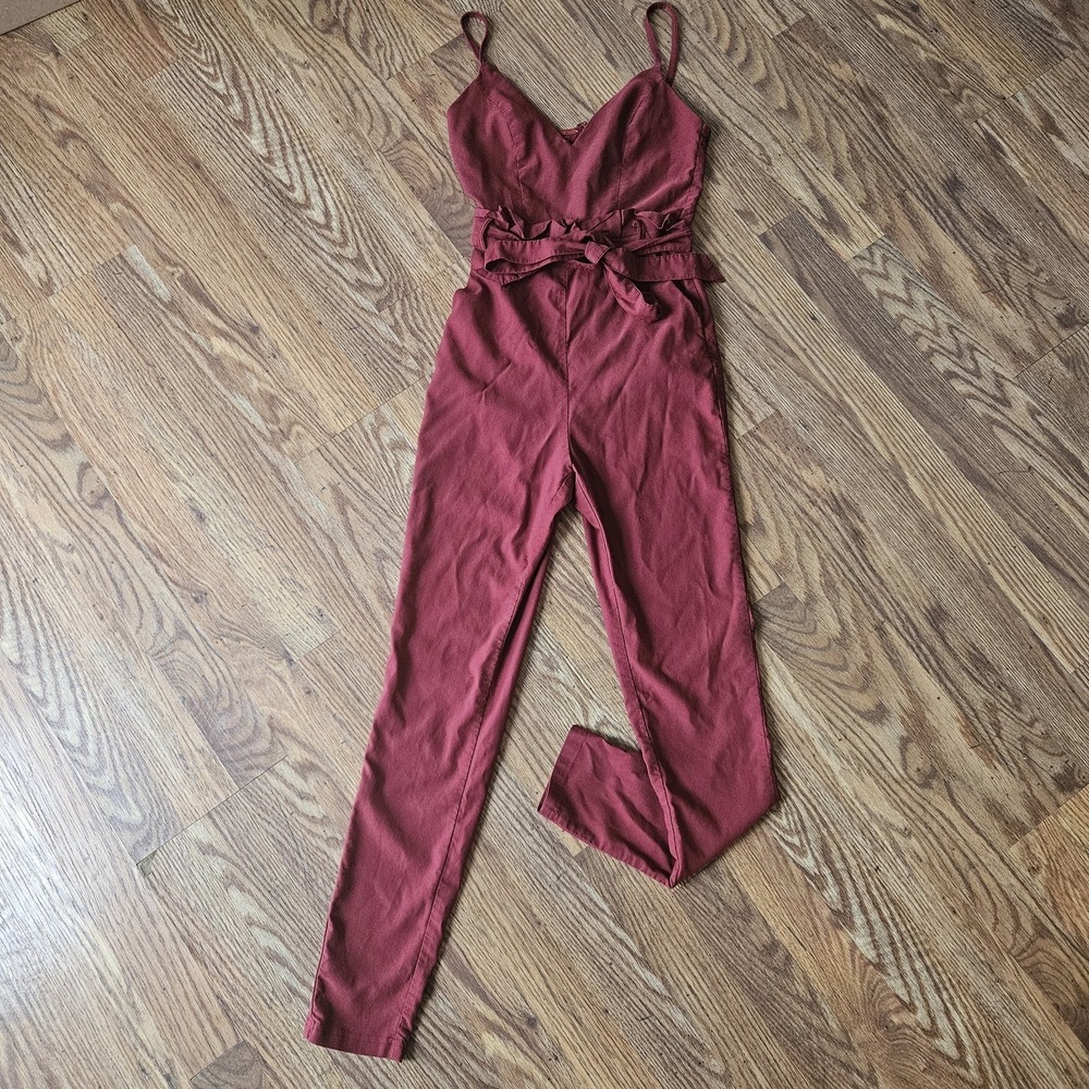 Windsor Maroon Red Jumpsuit Spaghetti Strap Small Women Belted‎ Ruffle V Neck